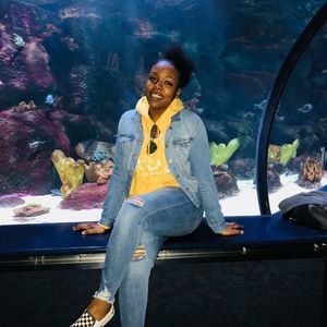 Meet your Posher, Emari